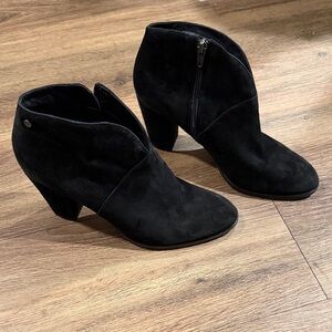 206 Collective Black Ankle Booties